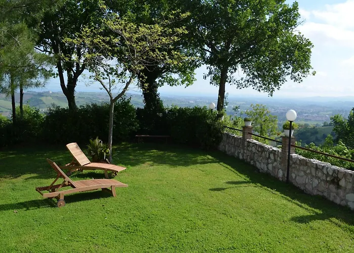 Дом отдыха Cottage In Montefiore Near Forest And Beach *