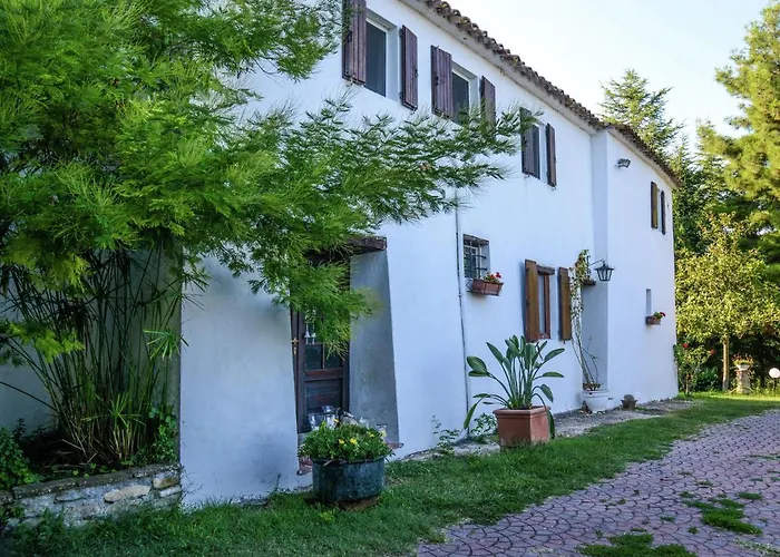 Cottage In Montefiore Near Forest And Beach